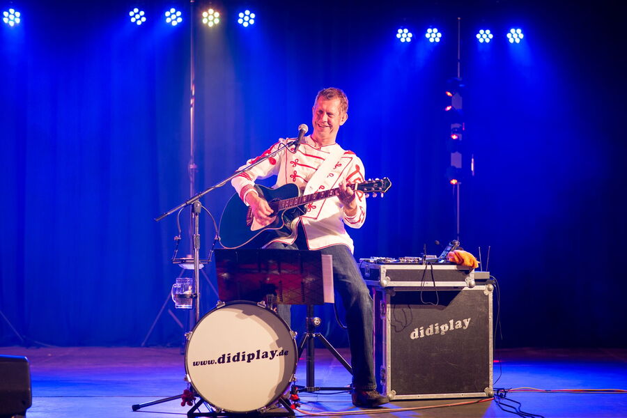Didiplay auf der Bühne